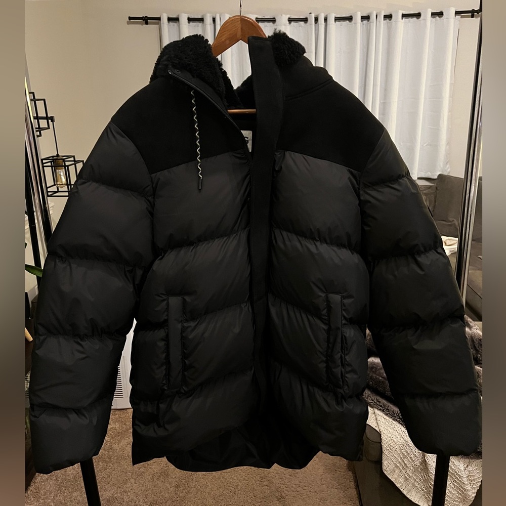 UGG Shasta Down Puffer Jacket - heavy-duty cold-weather jacket. New! Never Worn